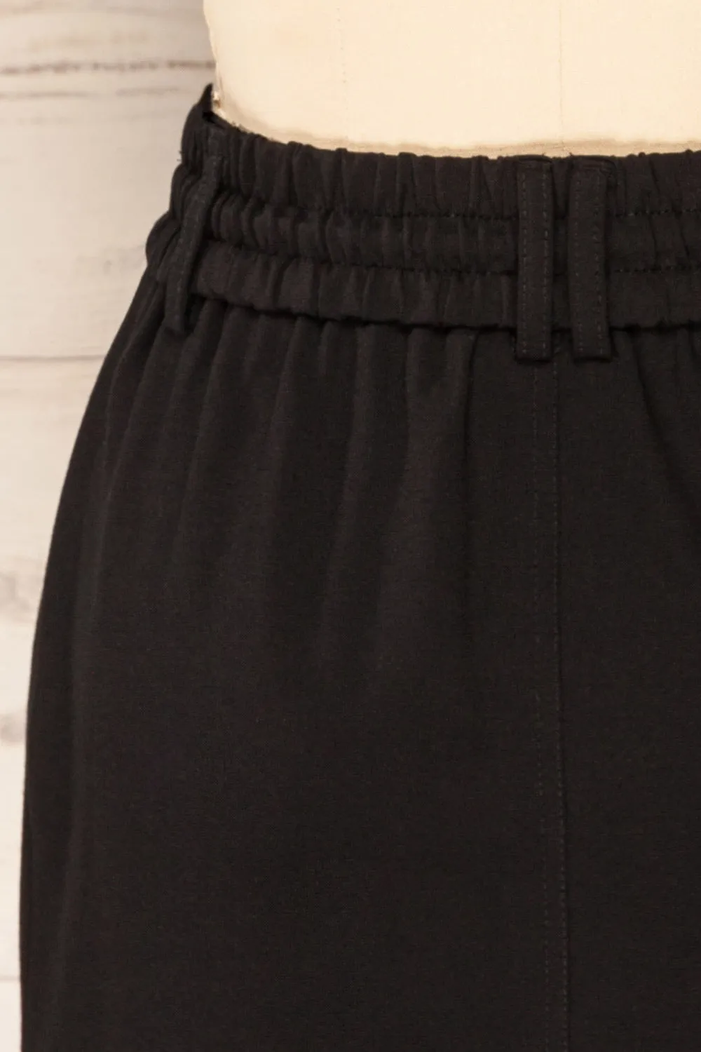 Olkusz Black | High-Waisted Short Skirt