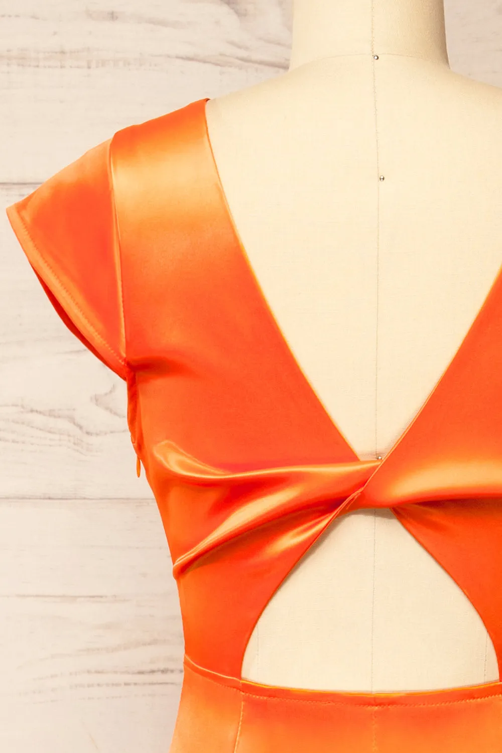 Orabelle | Fitted Orange Satin Midi Dress