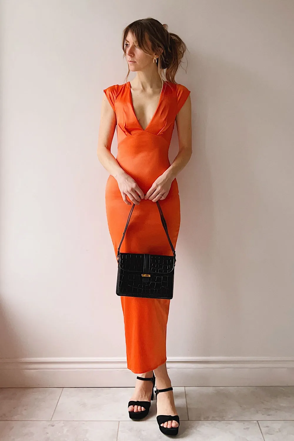 Orabelle | Fitted Orange Satin Midi Dress