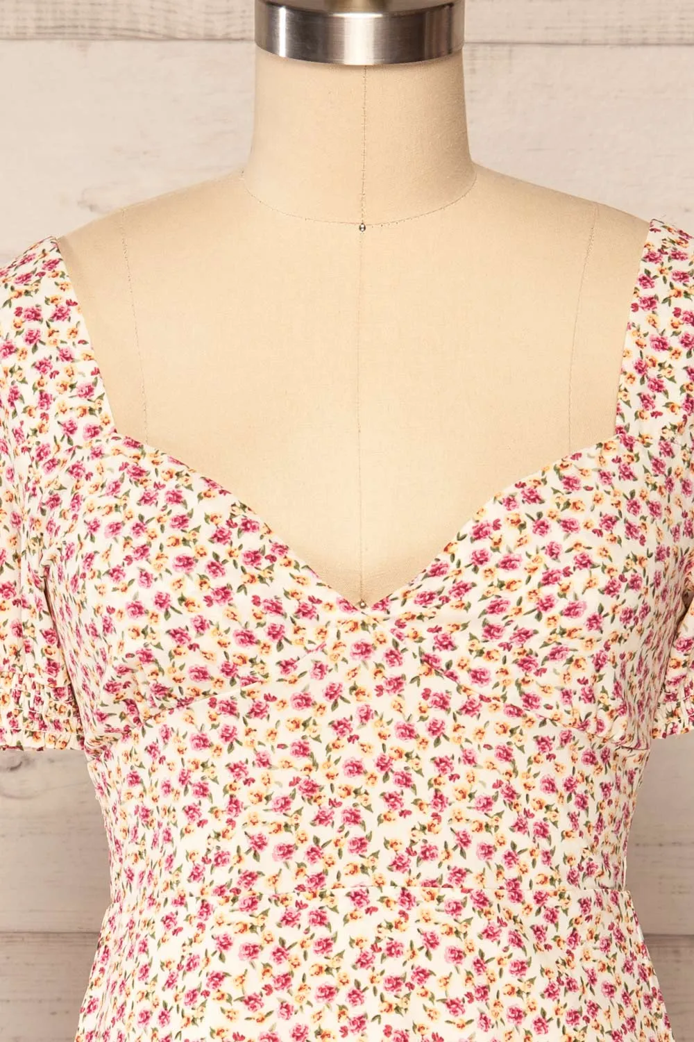Osno Cream | Short Sleeve Floral Dress