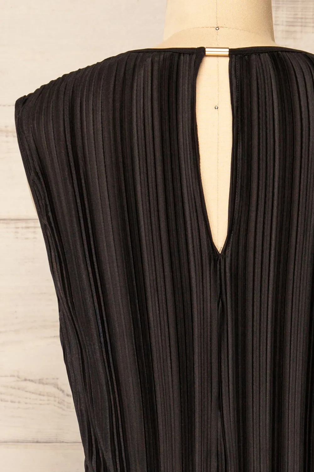 Padstow Black | Sleeveless Pleated Midi Dress