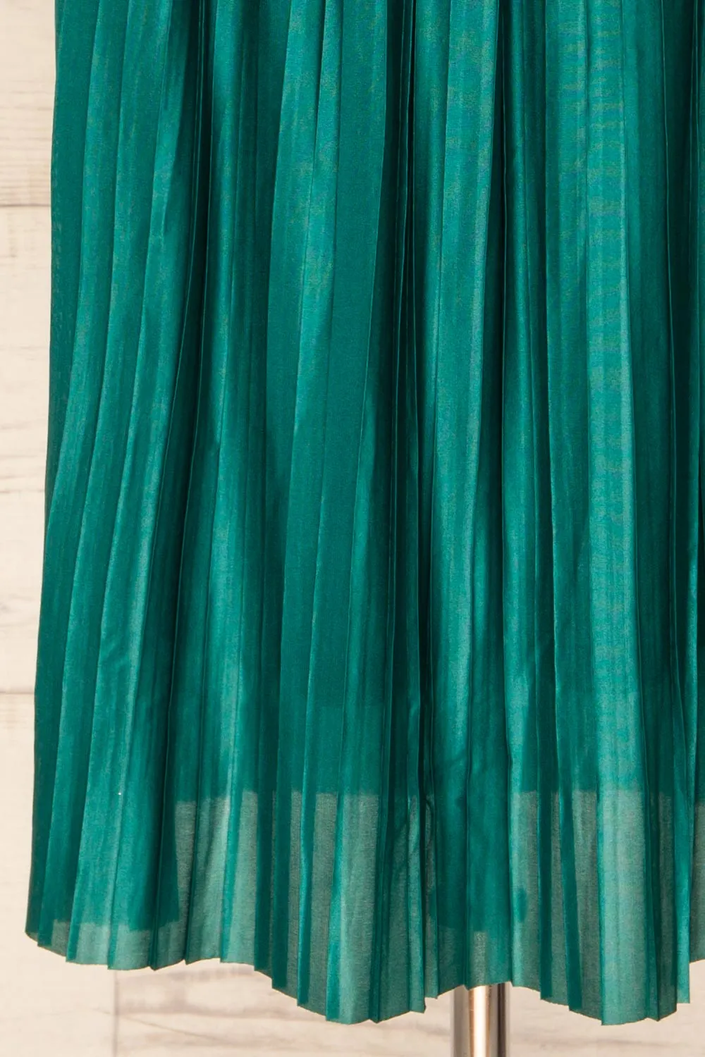 Padstow Green | Sleeveless Pleated Midi Dress