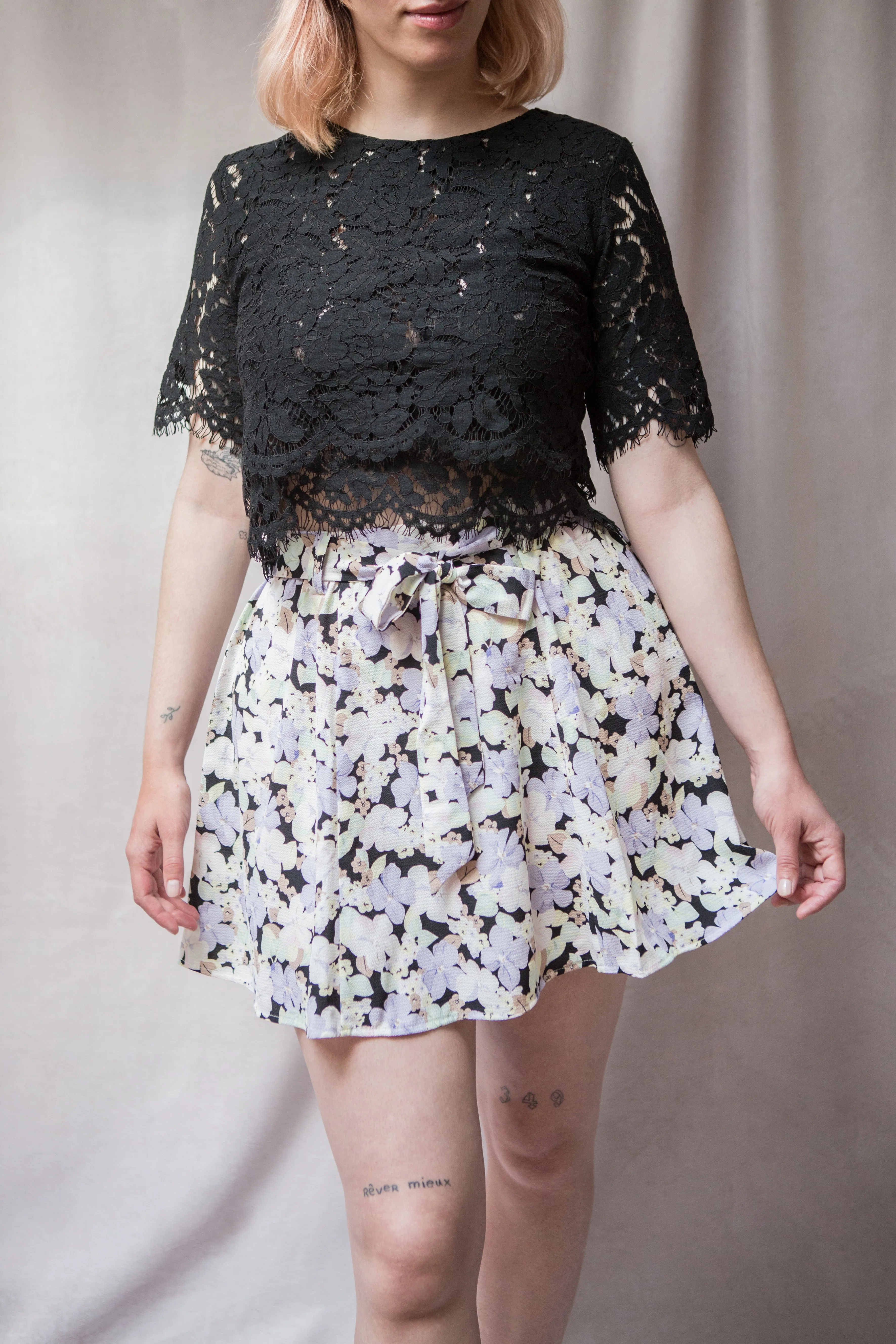 Paora Black | Short Sleeve Lace Crop Top