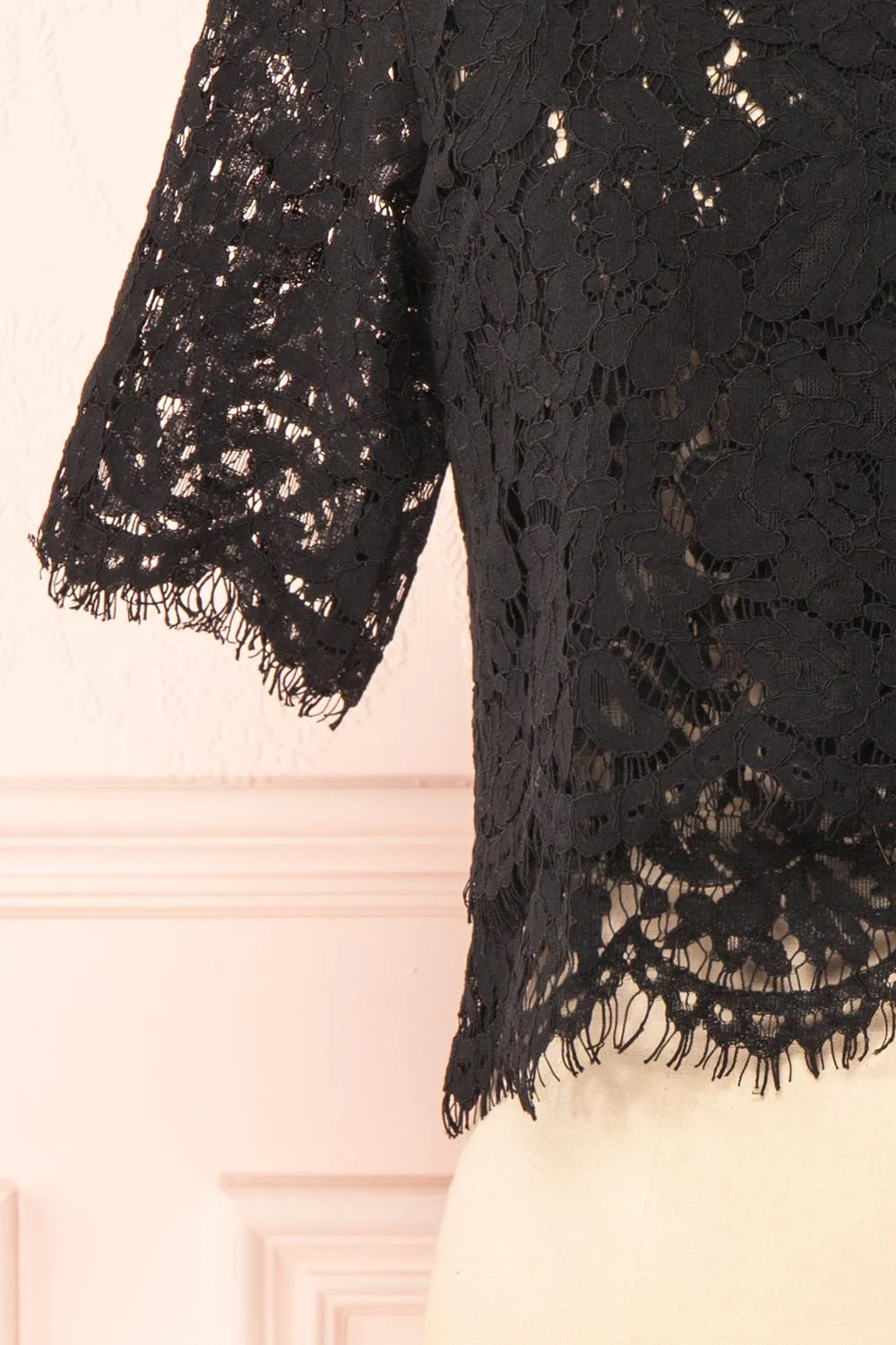 Paora Black | Short Sleeve Lace Crop Top