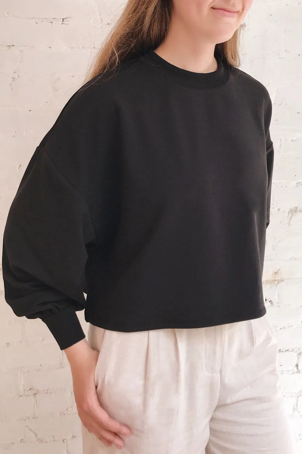 Paslek Black | Long Sleeve Crop Top