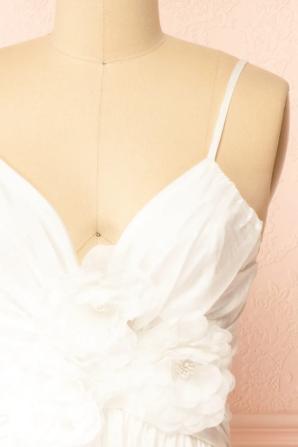 Pattiesun | Short White Dress w/ Flower Appliqués