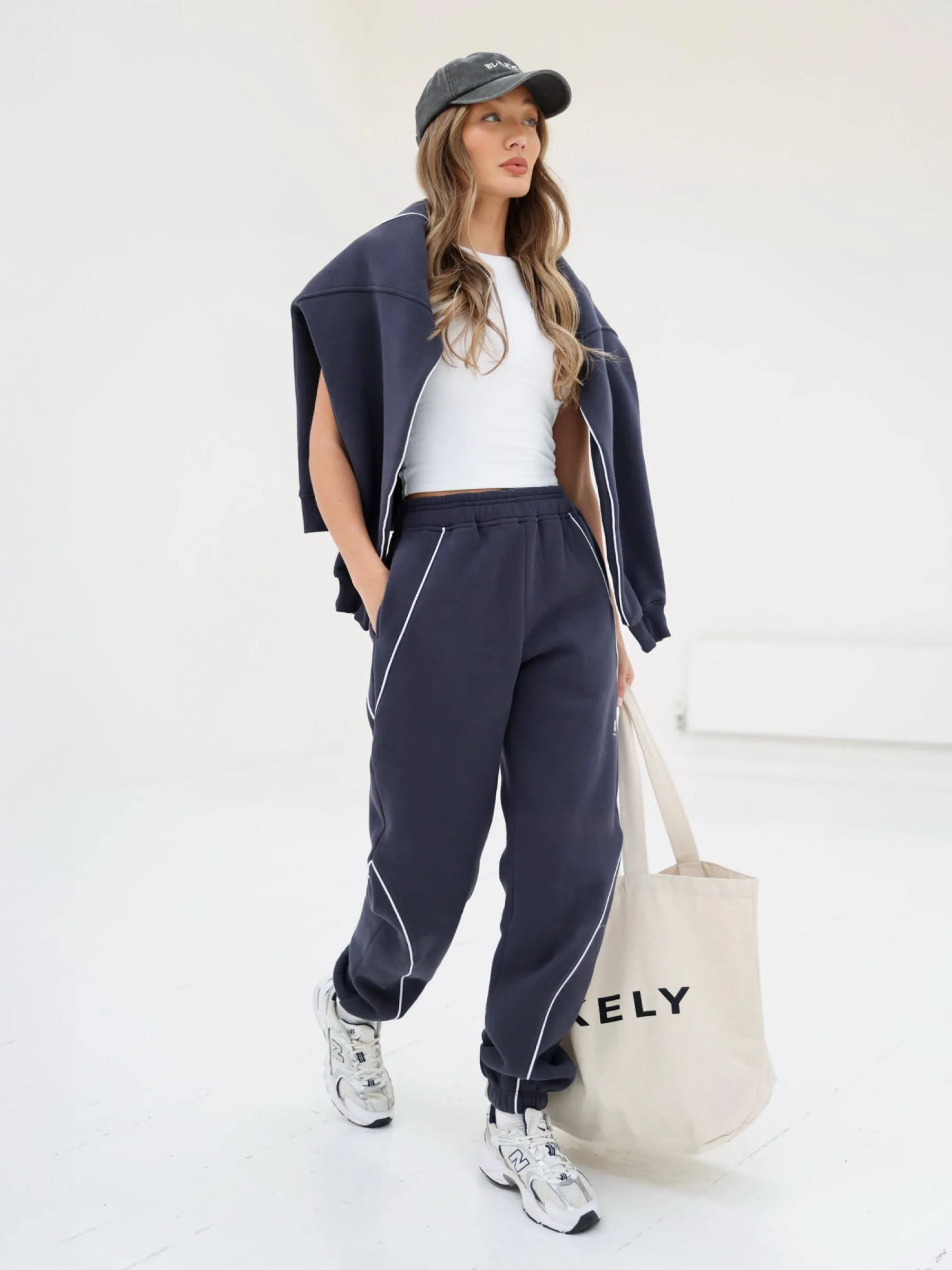 Seam Sweatpants - True Navy