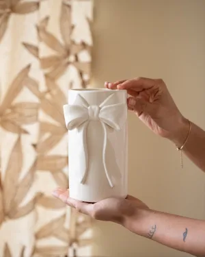 Vase Bow Ivory Stoneware