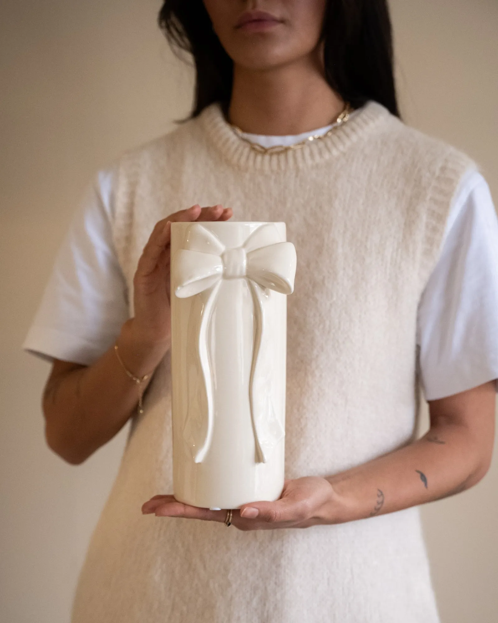 Vase Bow Ivory Stoneware