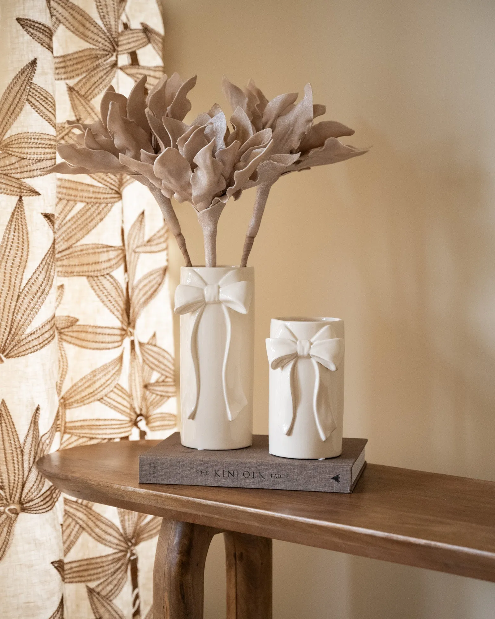 Vase Bow Ivory Stoneware