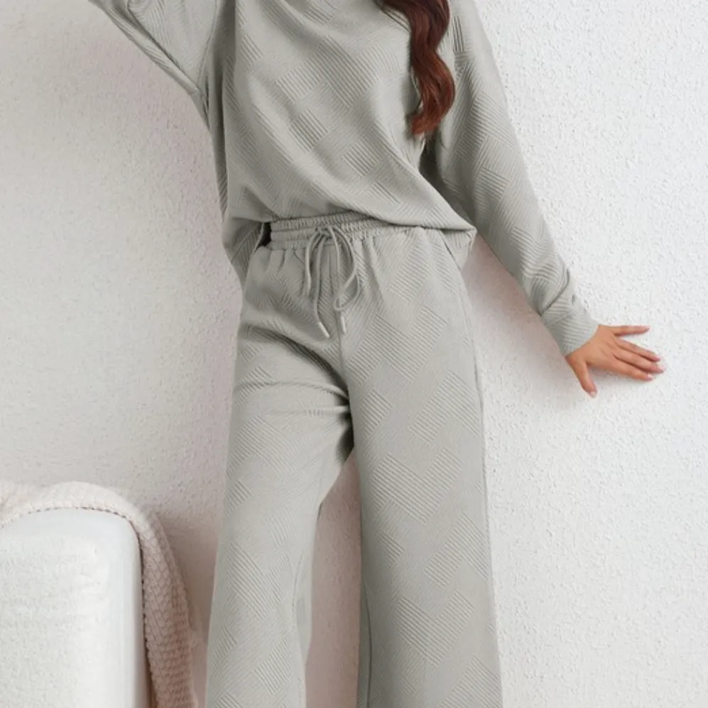 Warm & Chic Quilt Textured Lounge & Jogger Set