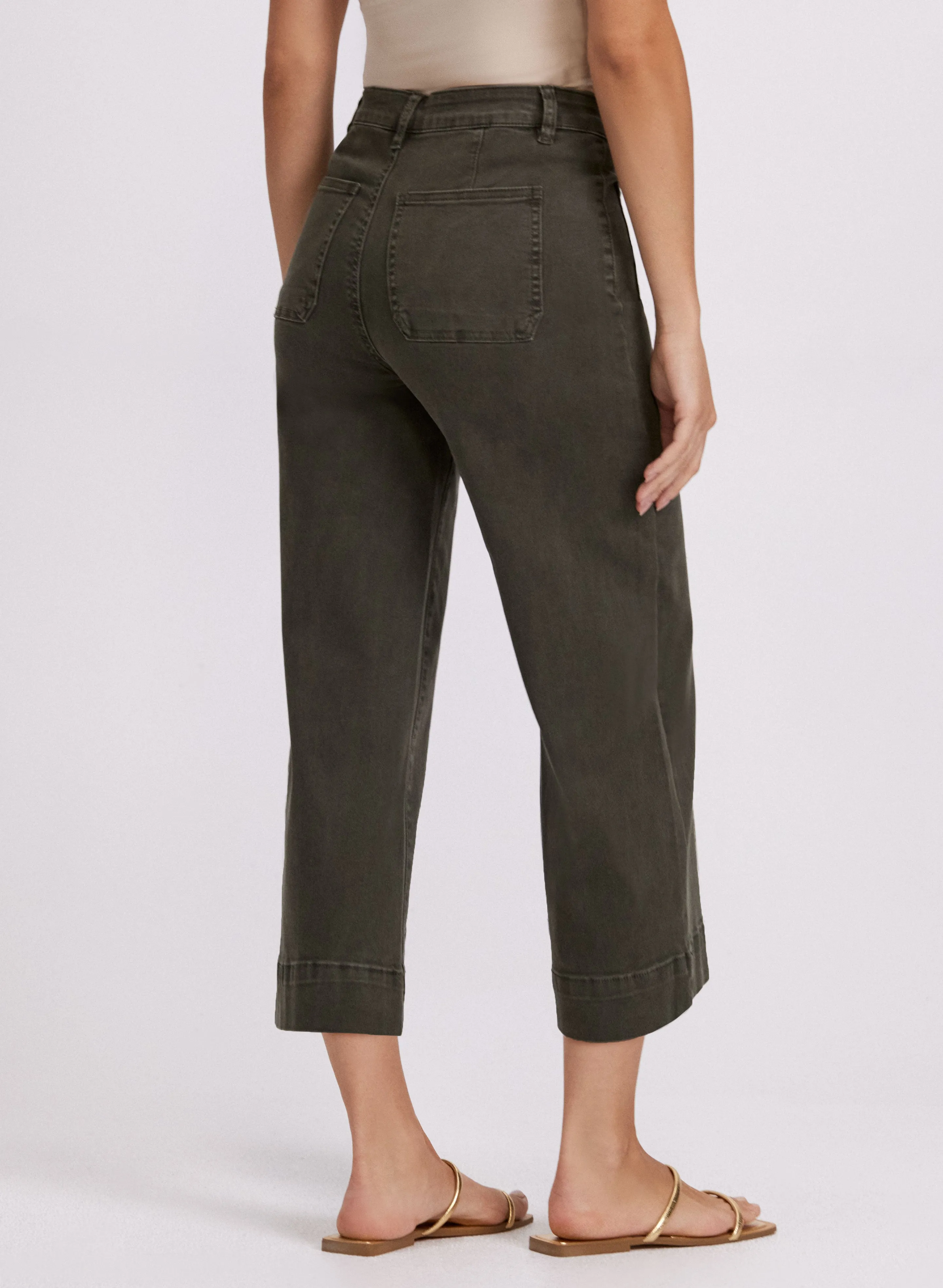 Wide-Leg Cropped Jeans
