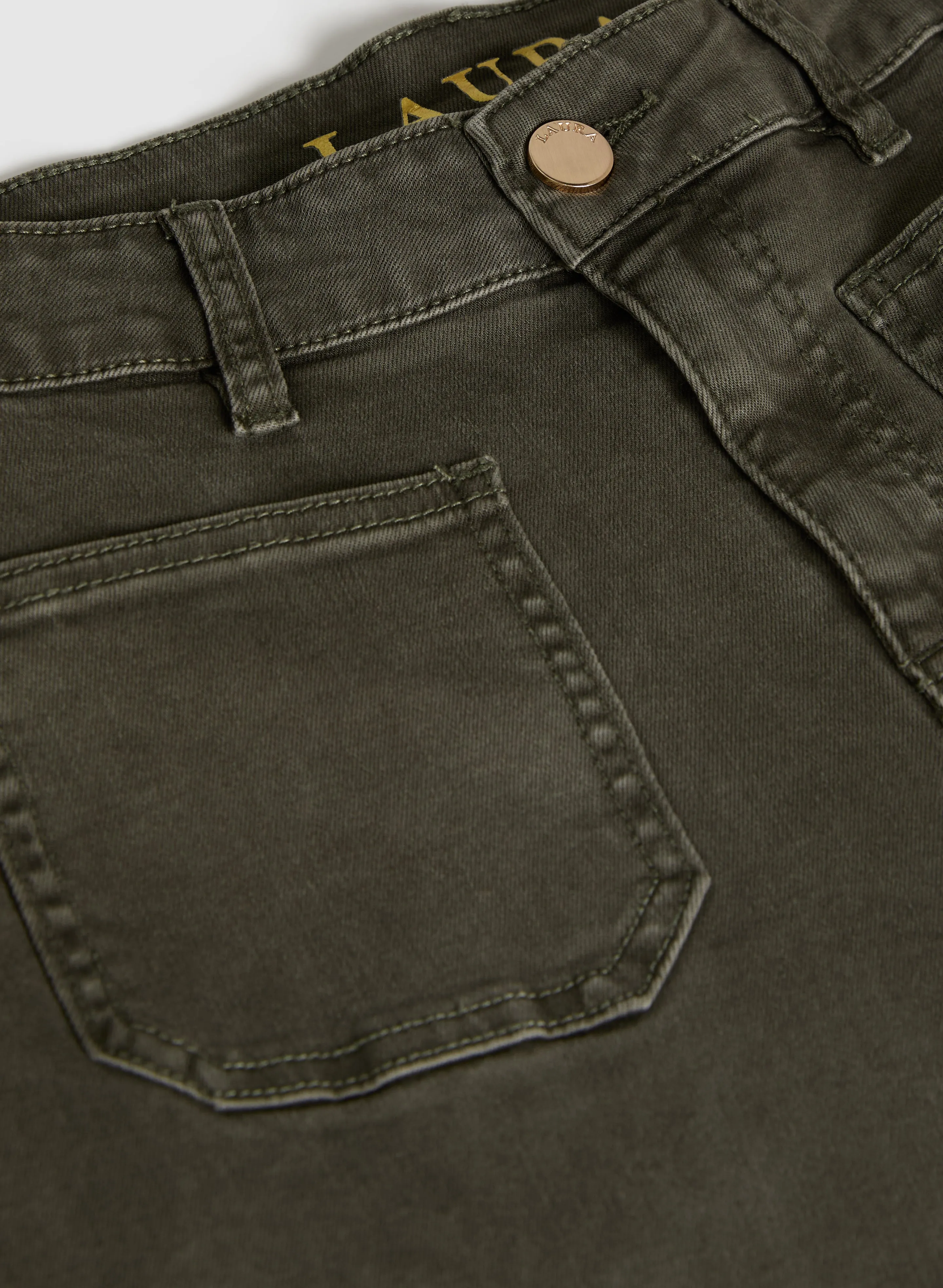 Wide-Leg Cropped Jeans