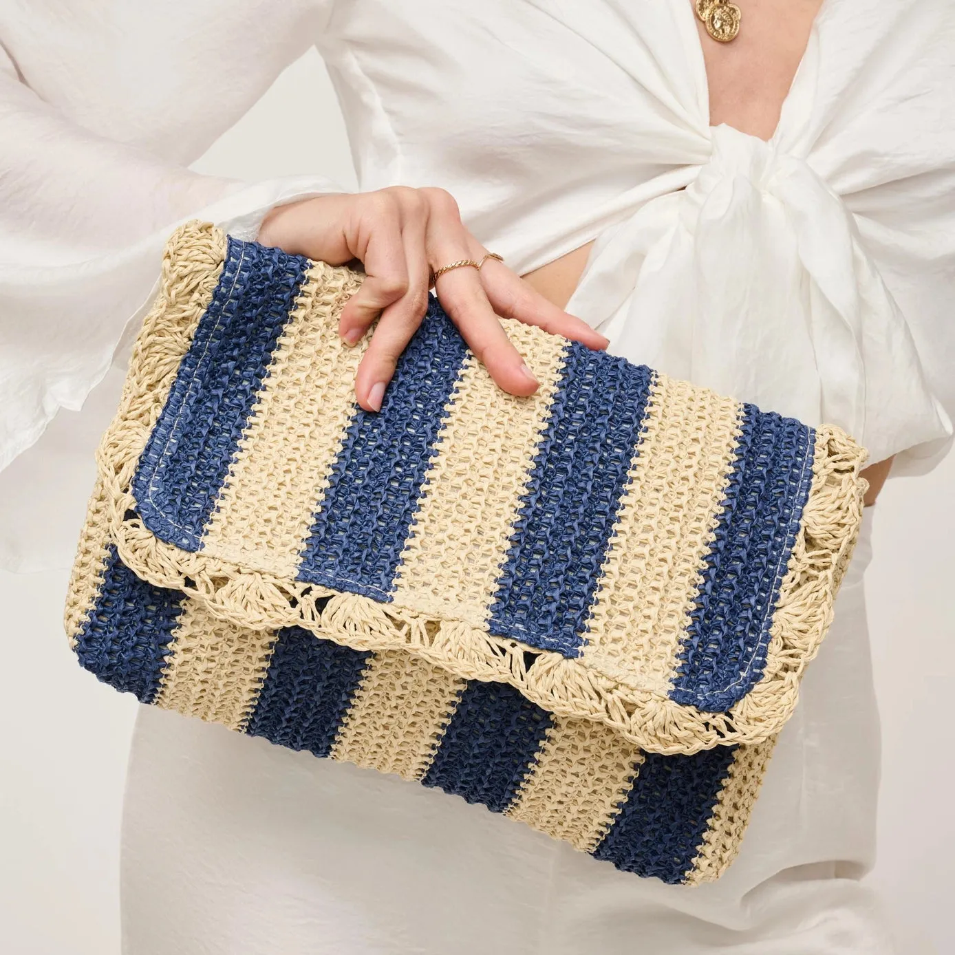 Winnie Clutch Navy Natural